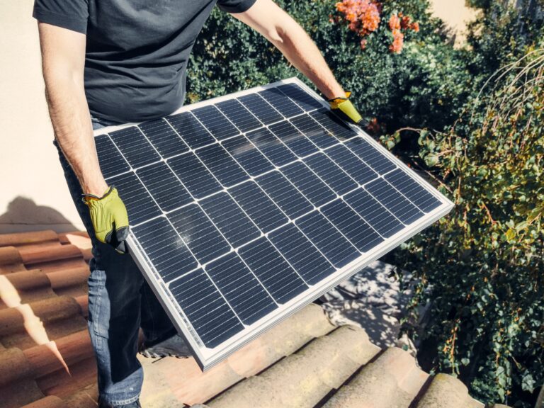 If You Want To Install Solar Panels, First Find Out How Many Solar Panels and How Much Energy Your Home Needs.
